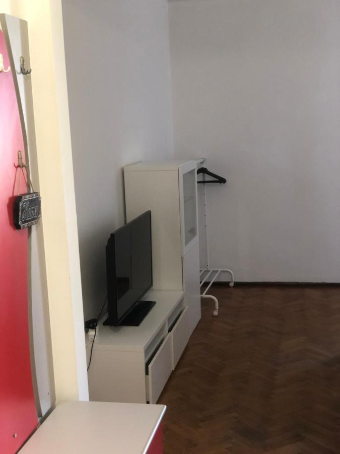 Lovely 1 Bedroom Apartment Close To Old Town Bucharest Exterior photo